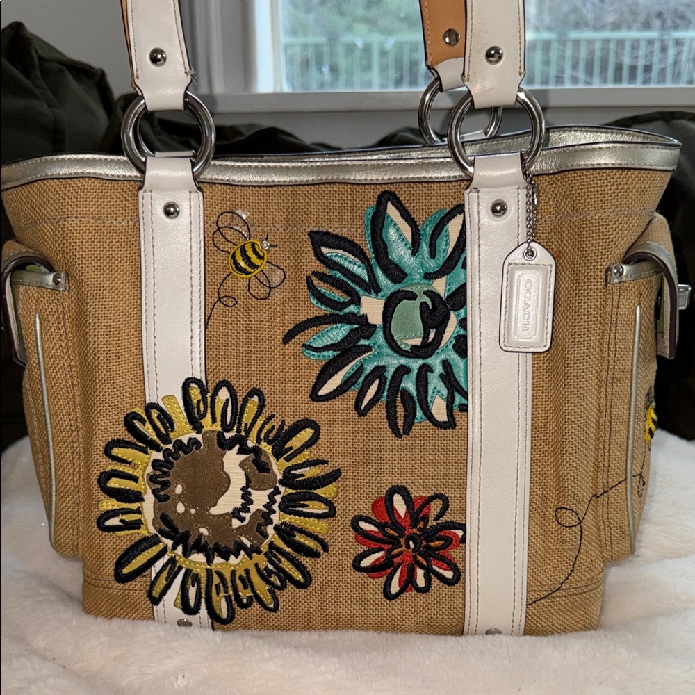 VINTAGE COACH BUMBLE BEE LIMITED EDITION PURSE